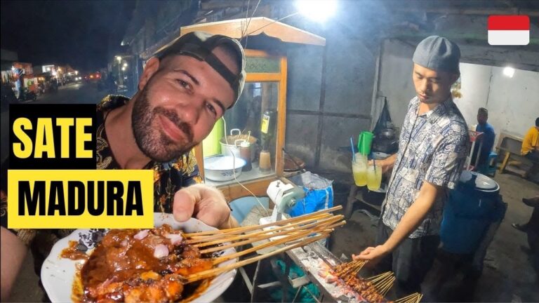 First Time Eating SATE MADURA & BAKSO SOLO in East Java 🇮🇩