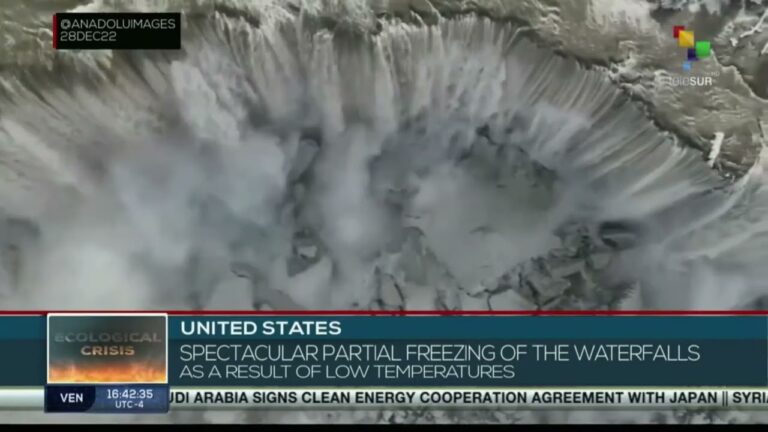 At Niagara Falls in the midst of winter storms, we can see an evanescence sculpture